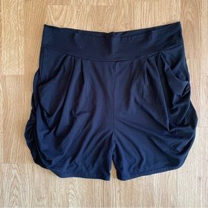 Stretchy Black Harem Shorts Size Large